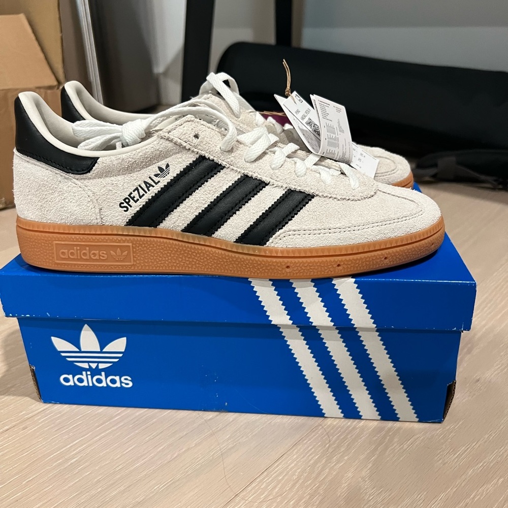 Adidas Spezial beige and black
